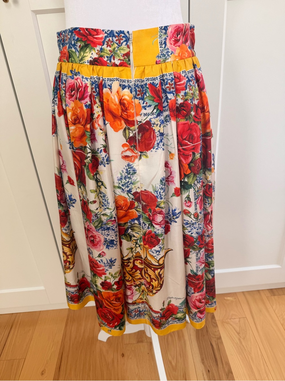 Dolce & Gabbana Cream Floral Midi Skirt with Yellow Trim - Picture 6 of 12